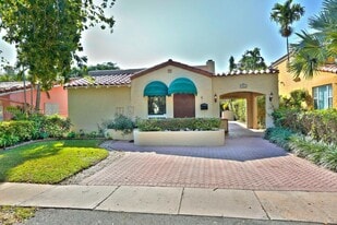 712 Navarre Ave in Coral Gables, FL - Building Photo