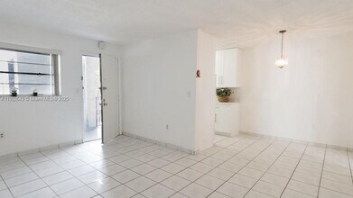 2496 SW 17th Ave in Miami, FL - Building Photo - Building Photo