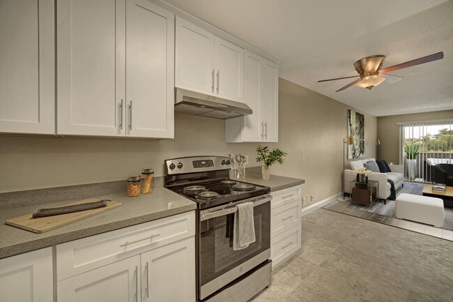 The Heights in San Leandro, CA - Building Photo - Building Photo