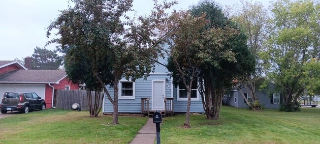 property at 919 12th Ave NE