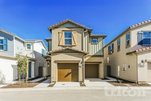 29402 Jack Pne Ct in Winchester, CA - Building Photo