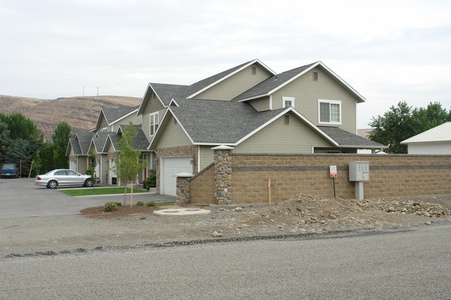 2201 River Rd in Yakima, WA - Building Photo - Building Photo