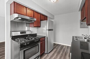 2720 Rosalyn Ct in New Hope, MN - Building Photo
