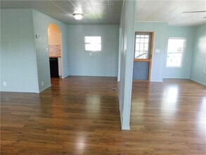 1081 Parkway Ln in Sebastian, FL - Foto de edificio - Building Photo