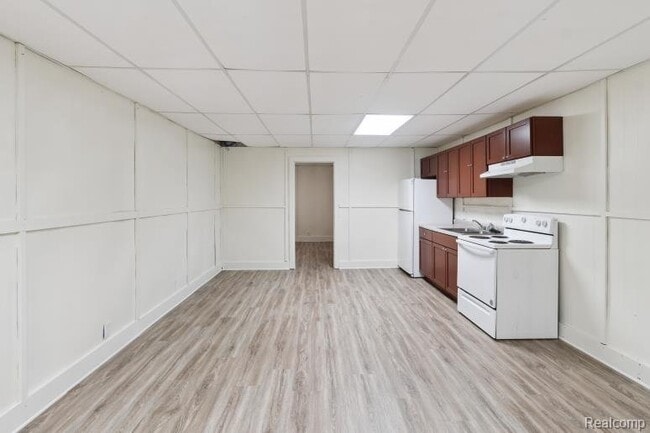 912 N State Rd, Unit 11