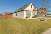 13101 Don Fisher Ln in Aubrey, TX - Building Photo - Building Photo