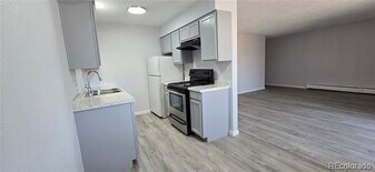 1309 Coffman St in Longmont, CO - Building Photo