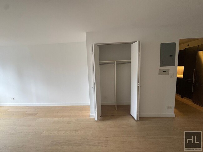 East 39th Street in New York, NY - Building Photo - Building Photo