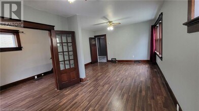 17 Theresa St in Kitchener, ON - Building Photo - Building Photo