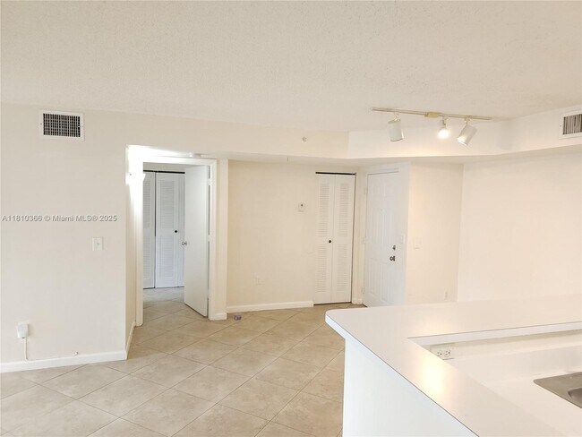 2011 Renaissance Blvd in Miramar, FL - Building Photo - Building Photo