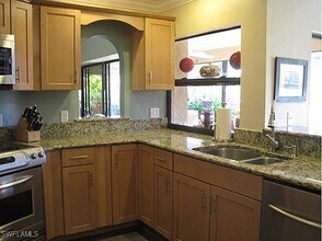 1747 Sandpiper St in Naples, FL - Foto de edificio - Building Photo