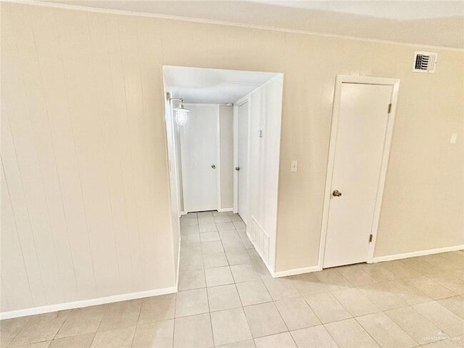 3616 Harvey Dr W, Unit 14 in McAllen, TX - Building Photo - Building Photo