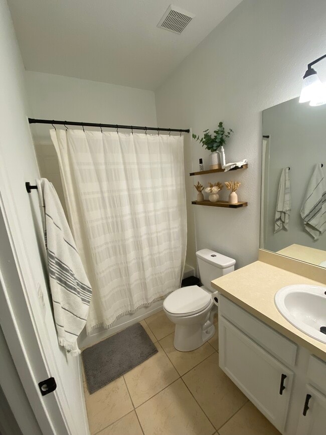 2004 Winterset Dr in Lakeland, FL - Building Photo - Building Photo