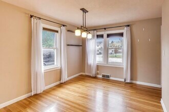 2537 S Scott St in Des Plaines, IL - Building Photo - Building Photo