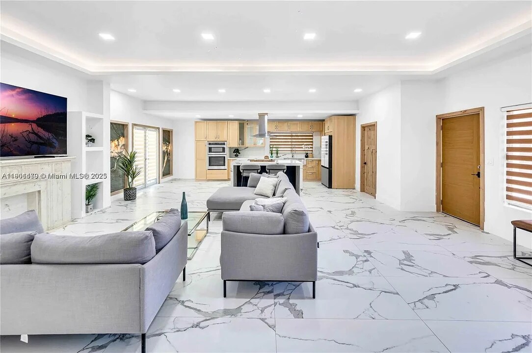 4708 Alton Rd in Miami Beach, FL - Building Photo