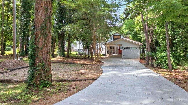 1645 Tallavana Trail in Havana, FL - Building Photo - Building Photo