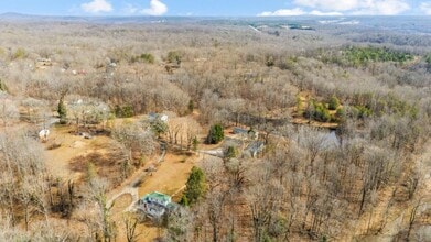 228 Newcomb Dr in Madison Heights, VA - Building Photo - Building Photo