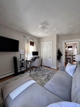 150 5th St, Unit 3 in Cambridge, MA - Foto de edificio - Building Photo
