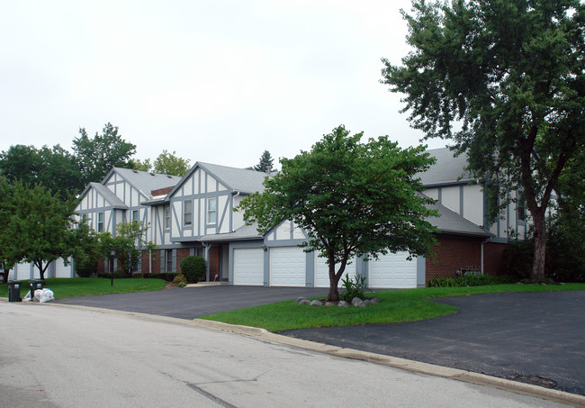 Courthomes on Plum Grove in Palatine, IL - Building Photo - Building Photo