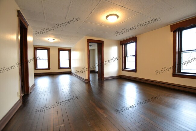 256 Western Ave, Unit 1E in Joliet, IL - Building Photo - Building Photo