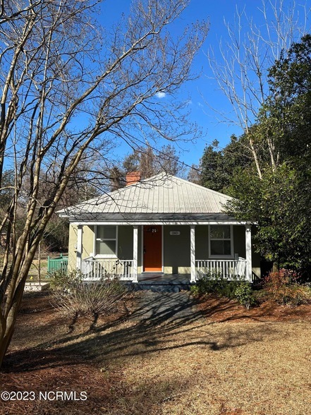 240 N Leak St in Southern Pines, NC - Building Photo - Building Photo