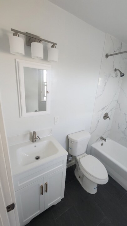 1057 W 102nd St in Los Angeles, CA - Building Photo