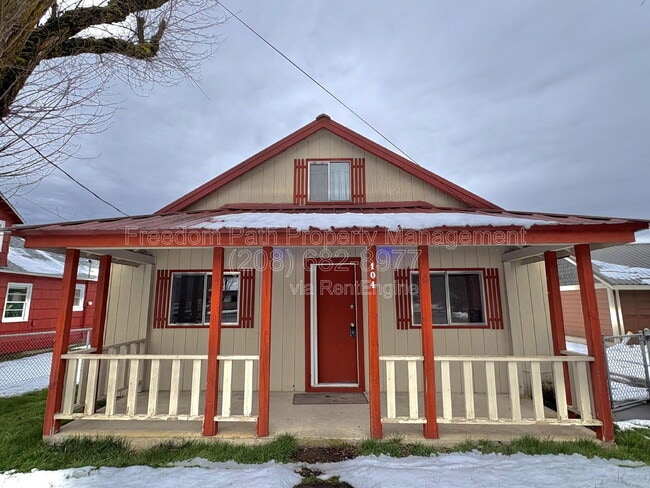 104 Main St in Pinehurst, ID - Building Photo - Building Photo