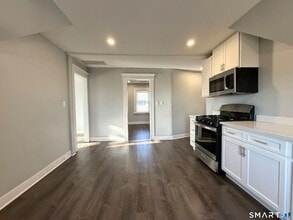 7 Burritt Ave in Stratford, CT - Building Photo - Building Photo