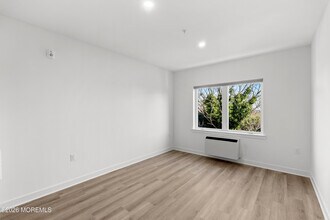 180 Morris Ave in Long Branch, NJ - Building Photo - Building Photo