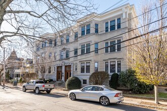 32 Kilsyth Rd in Brookline, MA - Building Photo - Building Photo