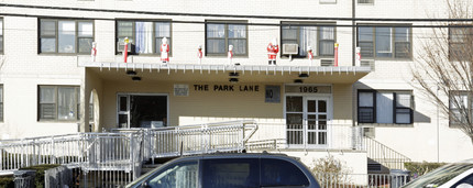 The Park Lane in Bronx, NY - Foto de edificio - Building Photo