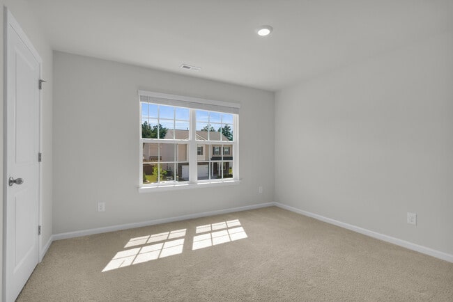 2005 Ella Bengel Dr in New Bern, NC - Building Photo - Building Photo