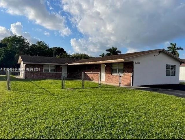 5219 SW 43rd Terrace in Fort Lauderdale, FL - Building Photo