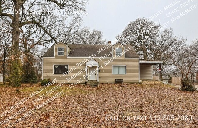 property at 2255 N Fort Ave