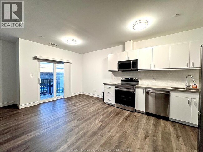 1900 Concession Rd 6 in Lasalle, ON - Building Photo - Building Photo