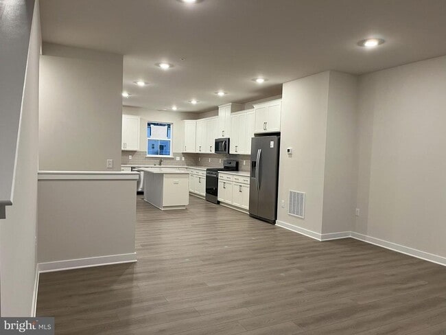 501 Titanium St in Phoenixville, PA - Building Photo - Building Photo