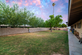 6628 E Avalon Dr in Scottsdale, AZ - Building Photo - Building Photo