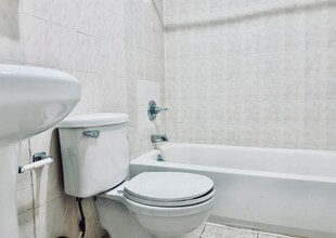 E.3rd E3rd St in New York, NY - Foto de edificio - Building Photo