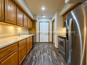 4429 SE Oakview Ln in Topeka, KS - Building Photo - Building Photo