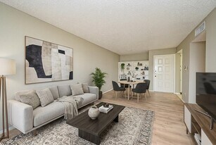 2826 S Bartell Dr in Houston, TX - Building Photo