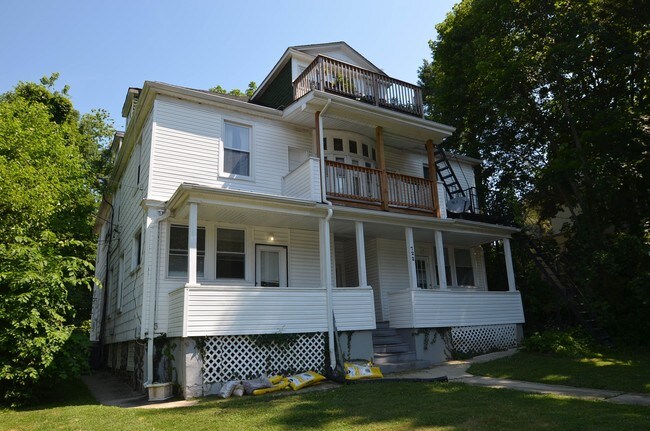 Roland Park Apartments in Baltimore, MD - Foto de edificio - Building Photo