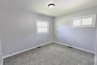 2851 Fillmore Ln in Davenport, IA - Building Photo - Building Photo