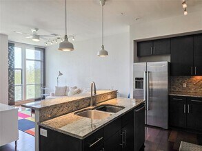 1320 Robert Browning St in Austin, TX - Building Photo - Building Photo