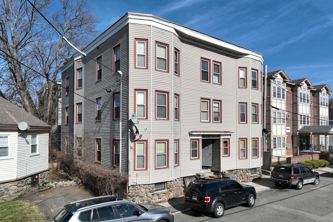 139 How St in Haverhill, MA - Building Photo