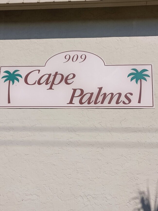 909 SE 46th Ln in Cape Coral, FL - Building Photo - Building Photo