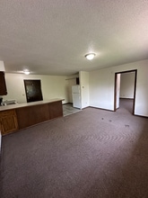 320 Oak Ave N in Thief River Falls, MN - Building Photo - Building Photo