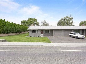 724 S Morain St in Kennewick, WA - Building Photo