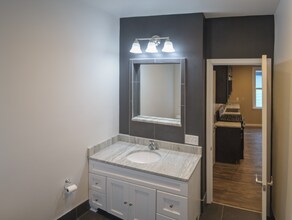 1834 N Arlington Pl in Milwaukee, WI - Building Photo - Building Photo