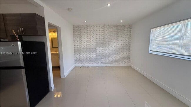 560 NE 67th St in Miami, FL - Building Photo - Building Photo