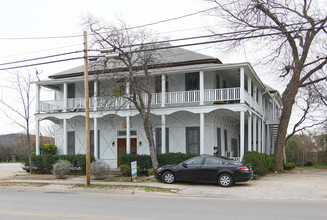 305 Tivy St in Kerrville, TX - Building Photo - Building Photo